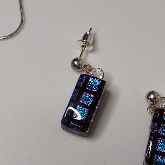 Very Awesome Colorful Plastic Necklace And Earring Set - Picture 6 of 12